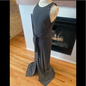 Form fitting dress - tie in front